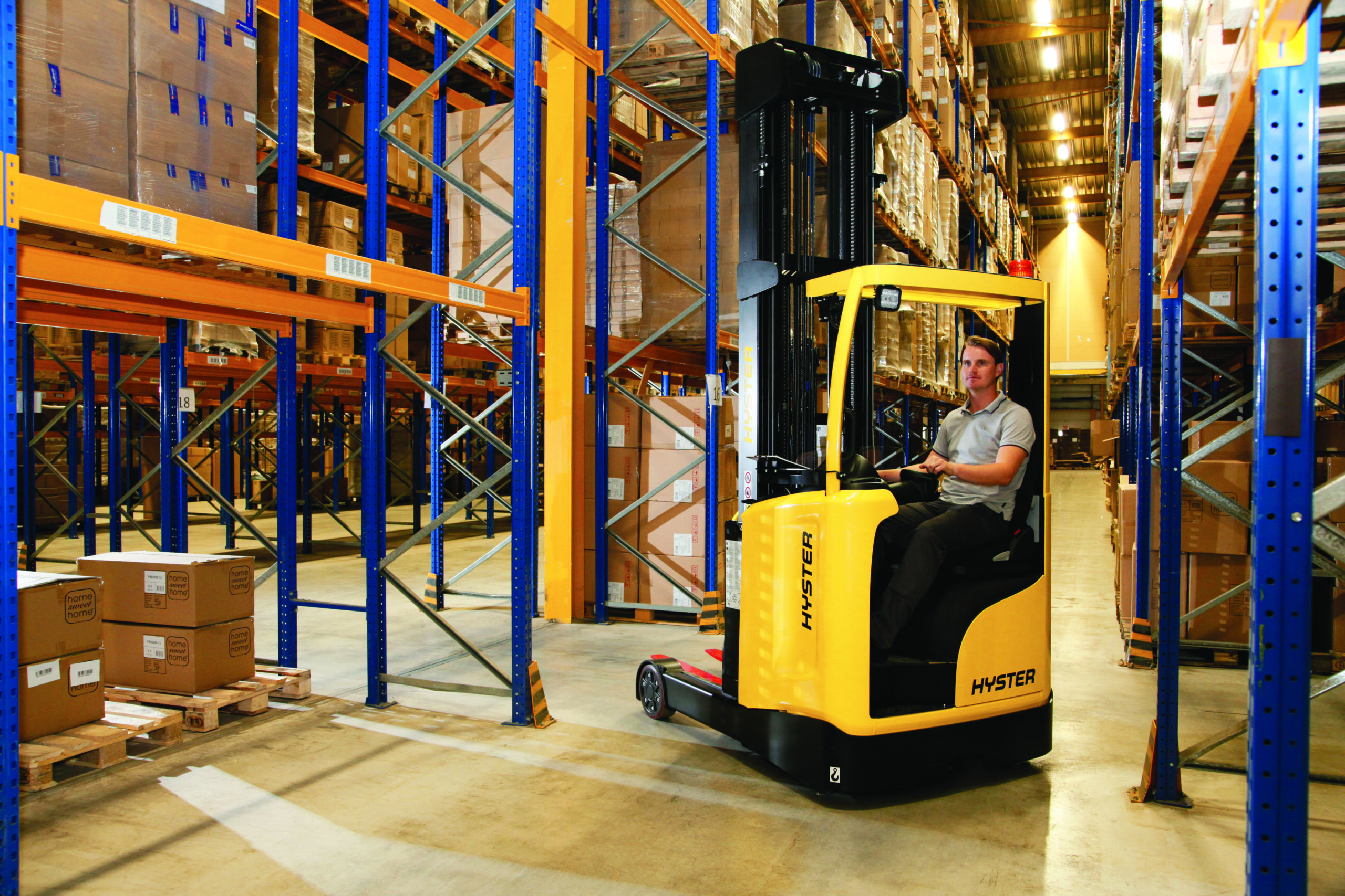 thuê xe nâng, cho thuê xe nâng, xe nâng Hoa Kỳ, xe nâng chính hãng, xe nâng trong kho, xe nâng cao, xe nâng Hyster, thương hiệu độc quyền, xe nâng reach truck