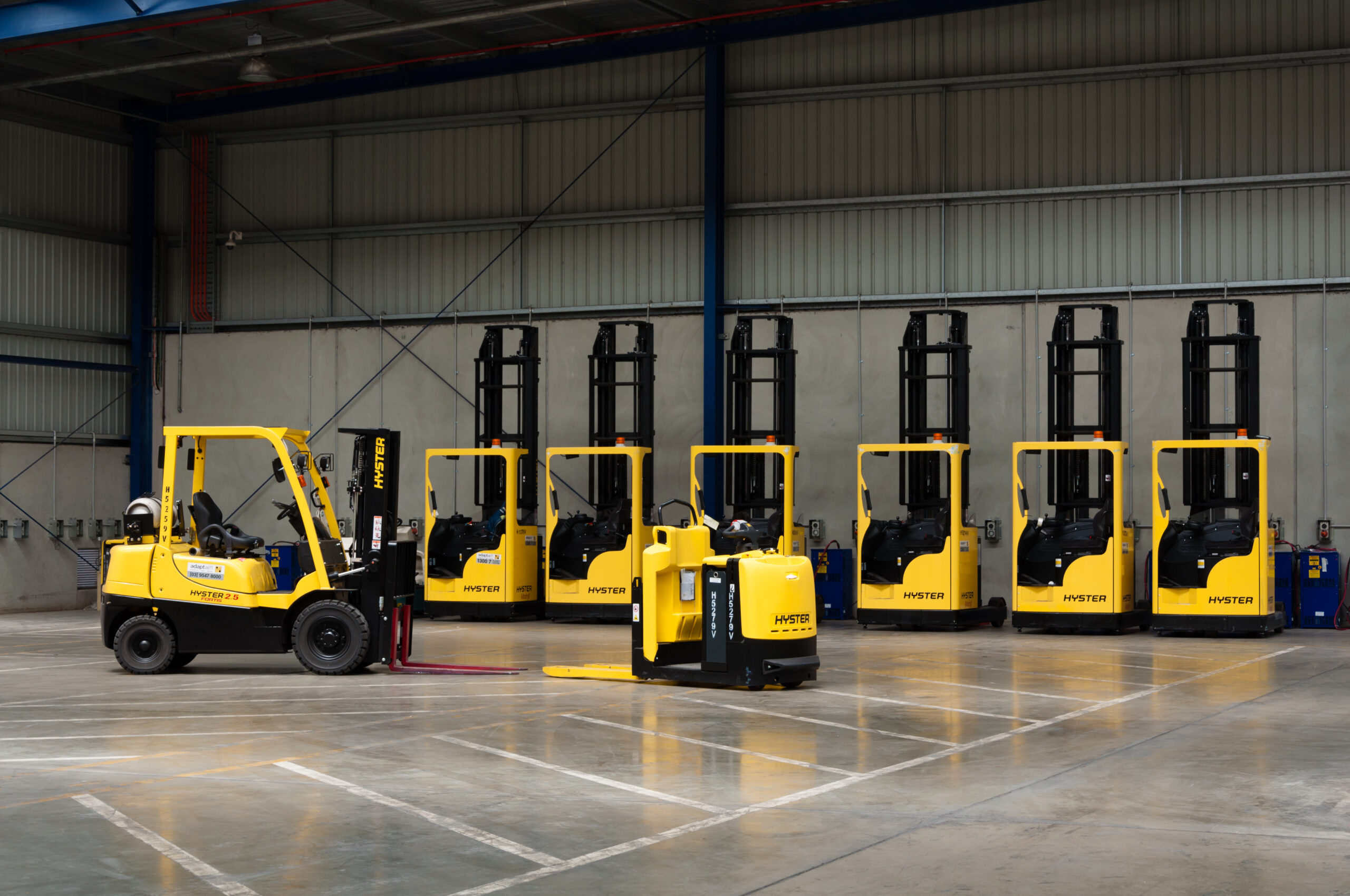 xe nâng điện Hyster, xe reach truck Hyster, xe đầu kéo Hyster, Hyster cung cấp xe nâng điện