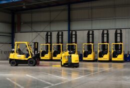 Xe Nâng Điện Là Gì? Tại sao nên đầu tư xe nâng điện Hyster?