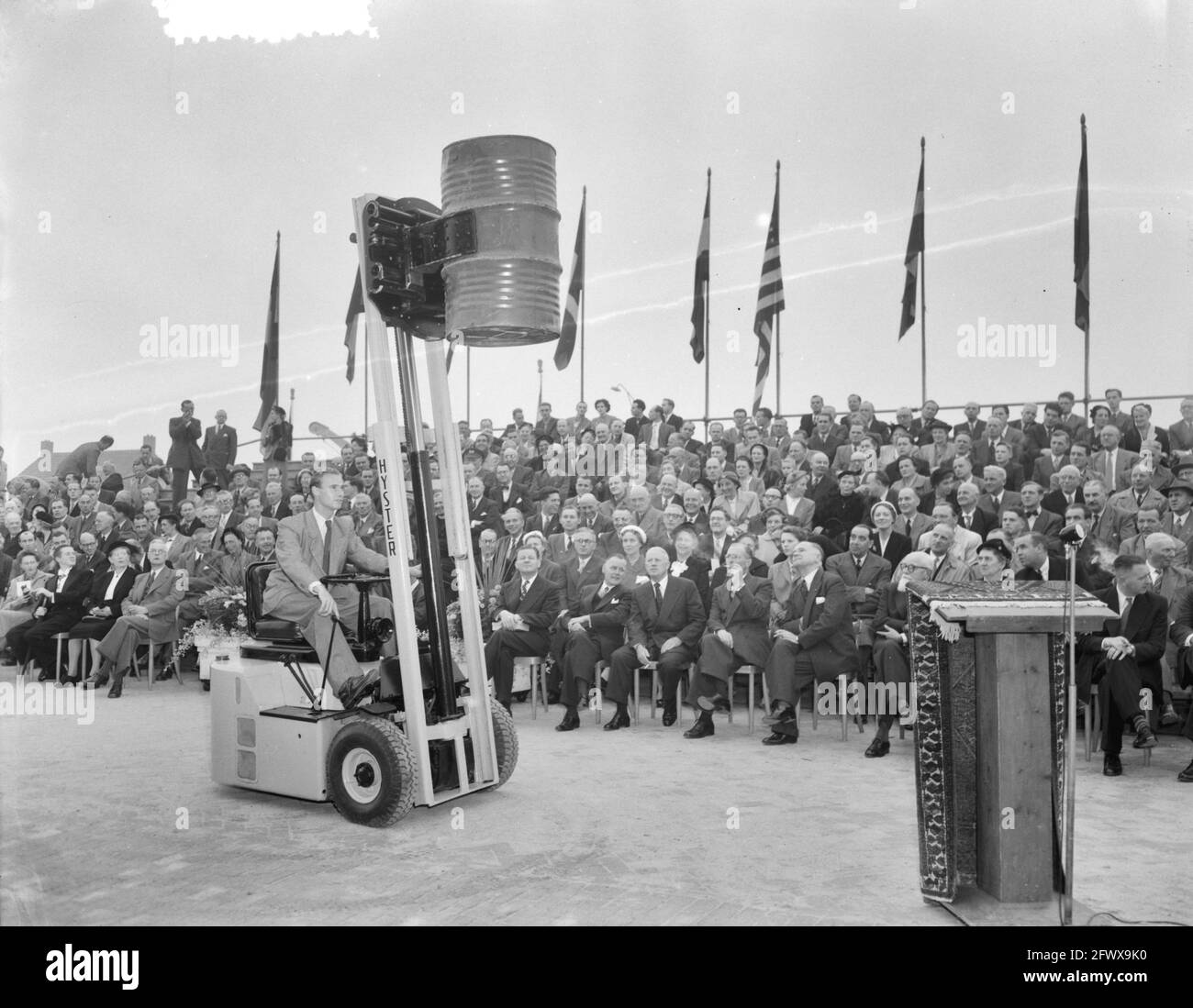 Khai trương nhà máy sản xuất của Hyster tại Nijmegen năm 1953