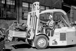 Hyster: Từ tiếng hô nơi công trường xẻ gỗ đến một trong những biểu tượng công nghiệp xe nâng hạ toàn cầu