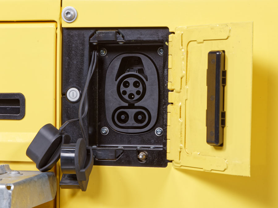 Xe nâng điện Hyster J10-18XD được trang bị hệ thống sạc kết hợp CCS tiêu chuẩn