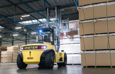 Xe nâng điện Hyster J10-18XD đạt Giải Bạc Best in Biz Awards